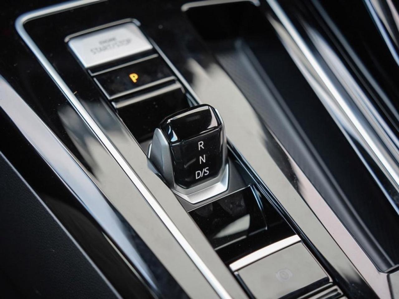 2026 Volkswagen Golf R DSG Photo