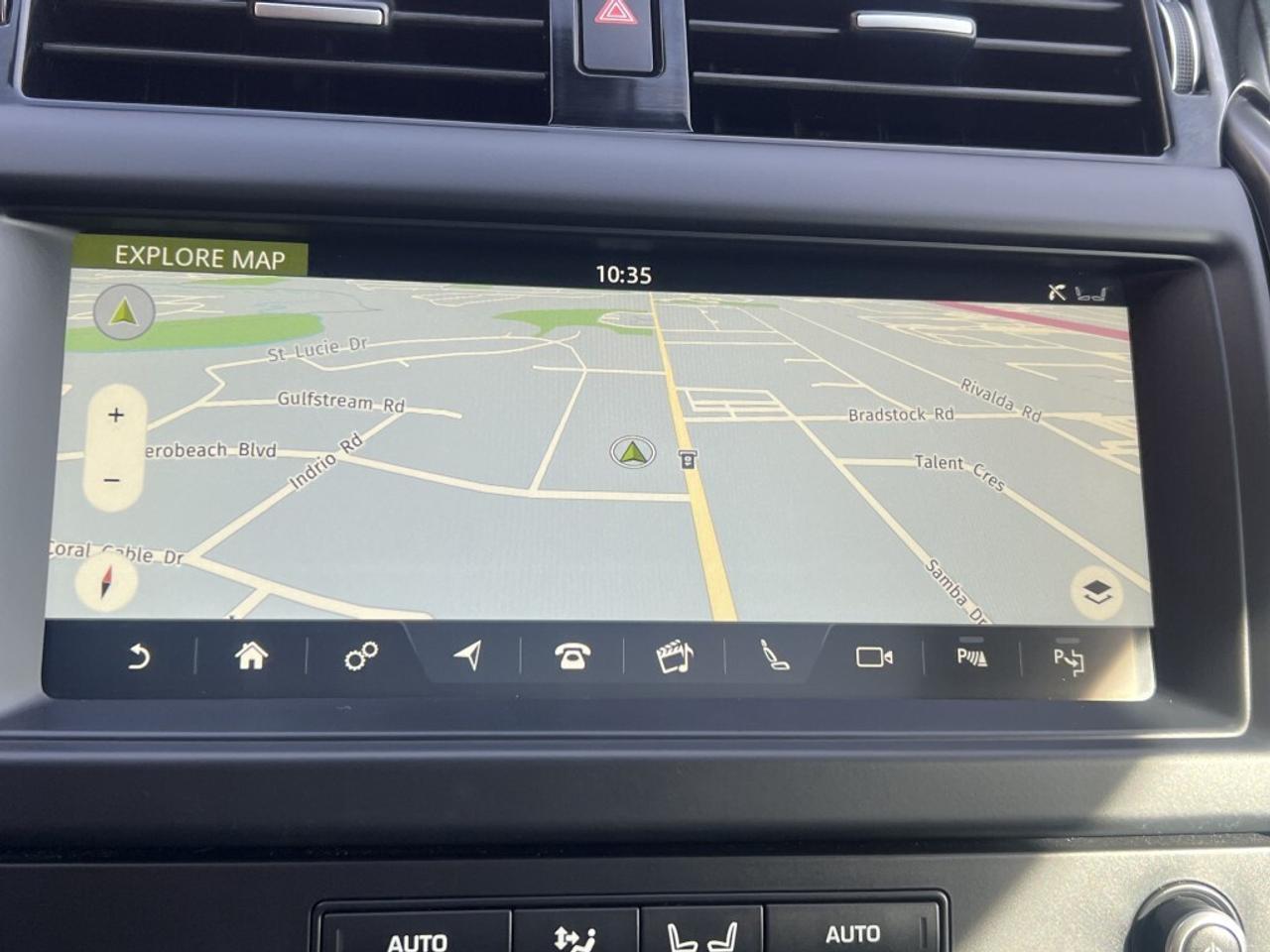 2020 Land Rover Discovery Landmark Edition * CARPLAY / PANORAMIC ROOF / 7 PA Photo
