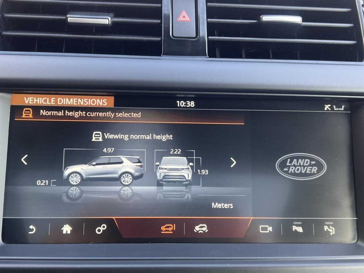 2020 Land Rover Discovery Landmark Edition * CARPLAY / PANORAMIC ROOF / 7 PA Photo