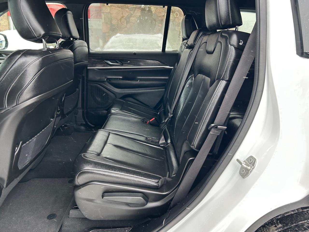 2024 Jeep Grand Cherokee L Limited 4dr 4x4 Photo