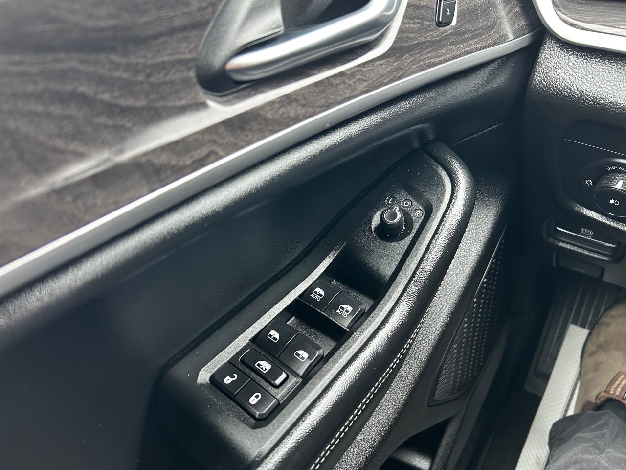 2024 Jeep Grand Cherokee L Limited 4dr 4x4 Photo