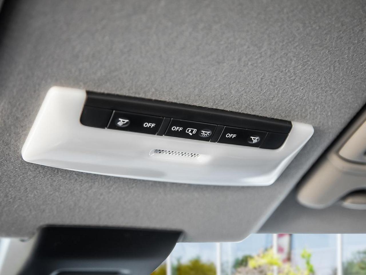 2025 Nissan Kicks Play SV 4dr Front-Wheel Drive Photo