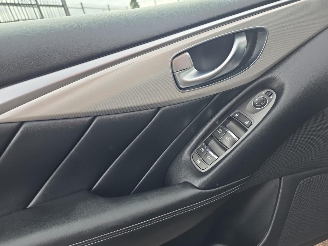 2021 Infiniti Q50 LUXE AWD *300 HP/NO ACCIDENTS/ROOF/CARPLAY/360 CAM Photo