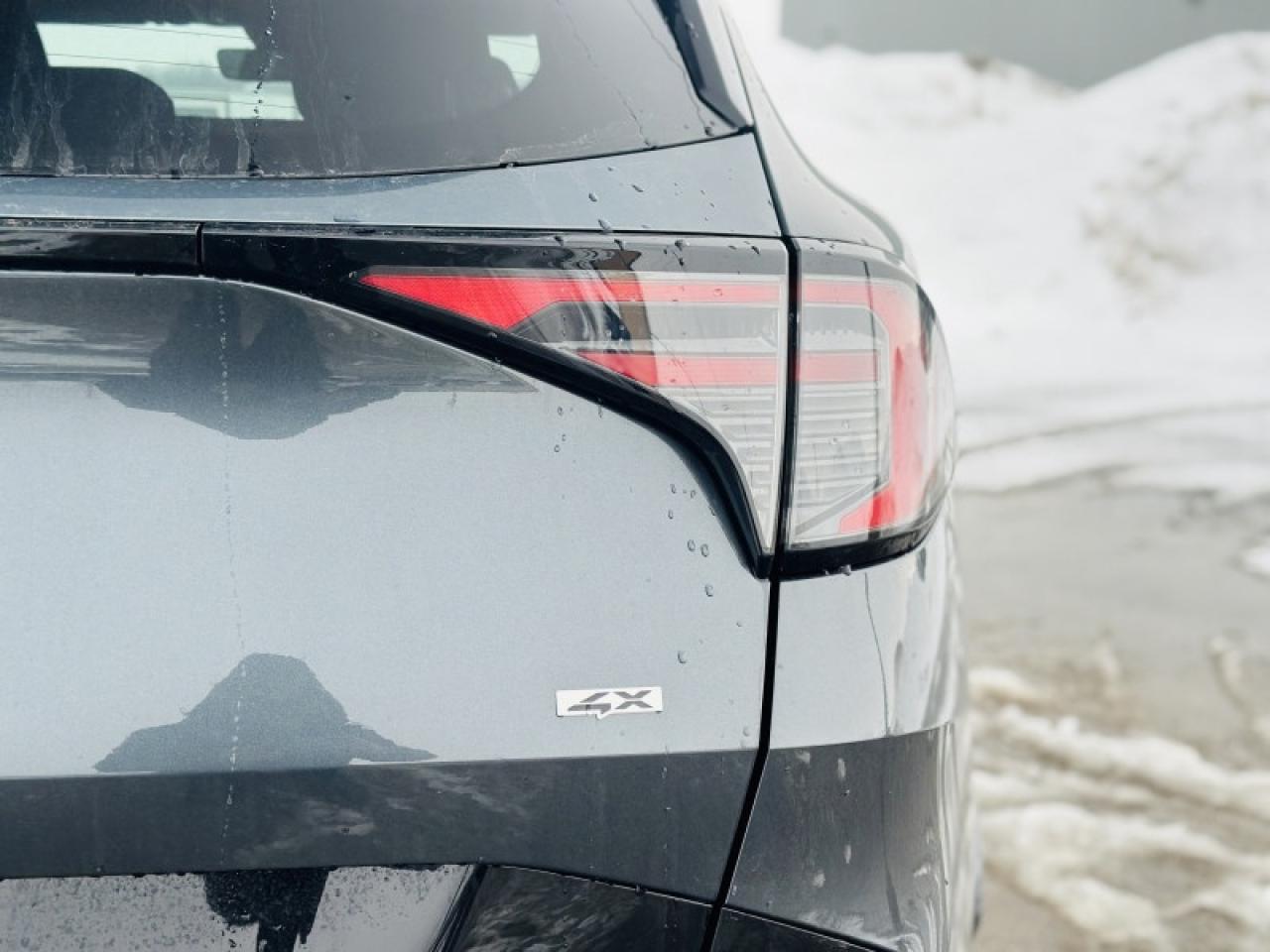 2026 Kia Sportage EX AWD Photo4