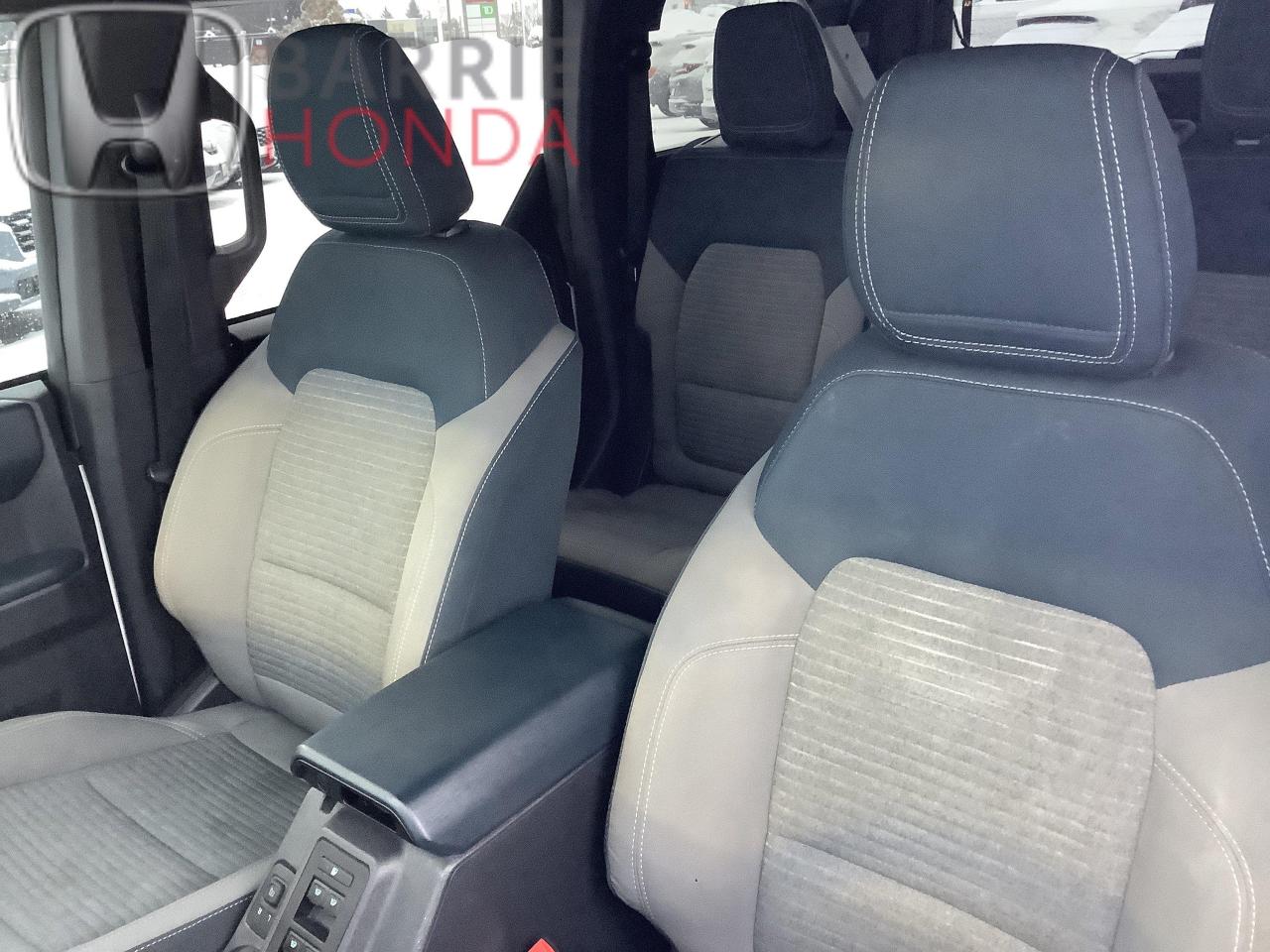 2022 Ford Bronco Outer Banks 4dr 4x4 Photo3