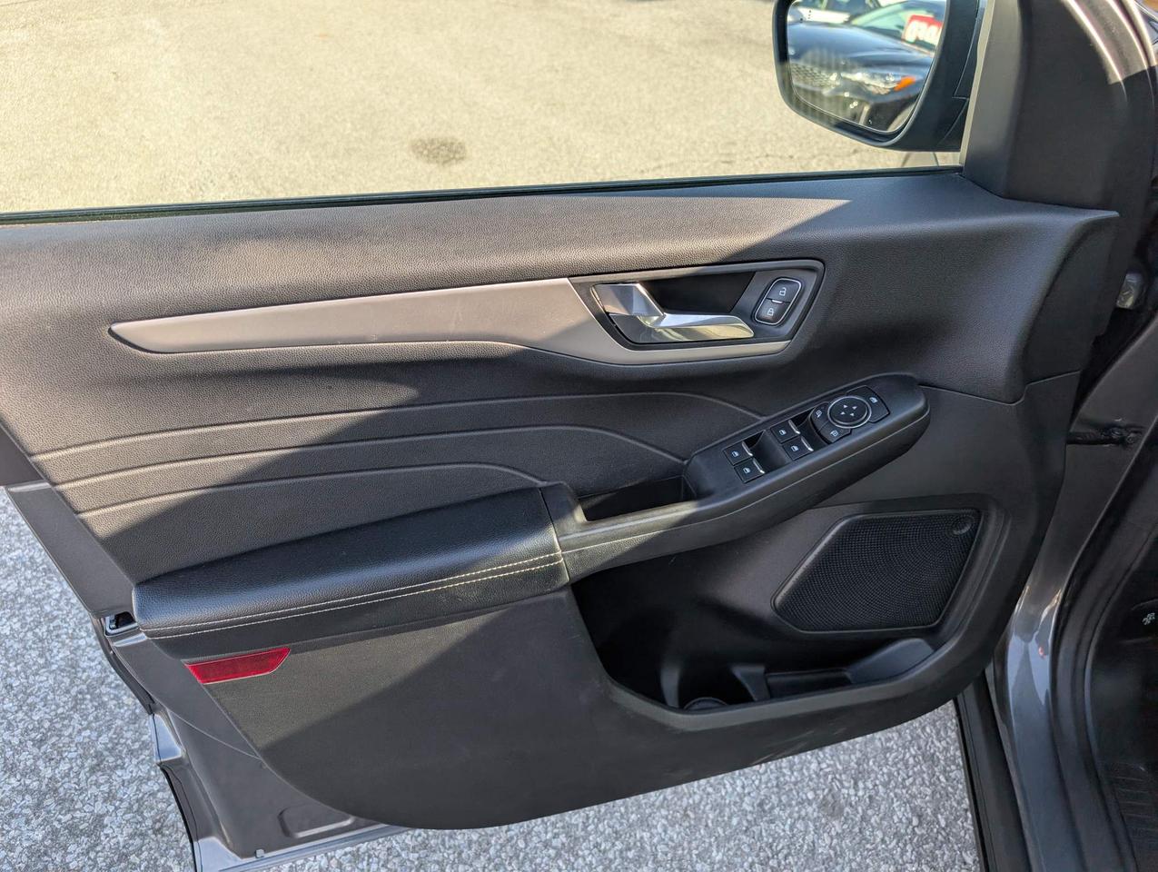 2021 Ford Escape SE 4dr All-Wheel Drive Photo