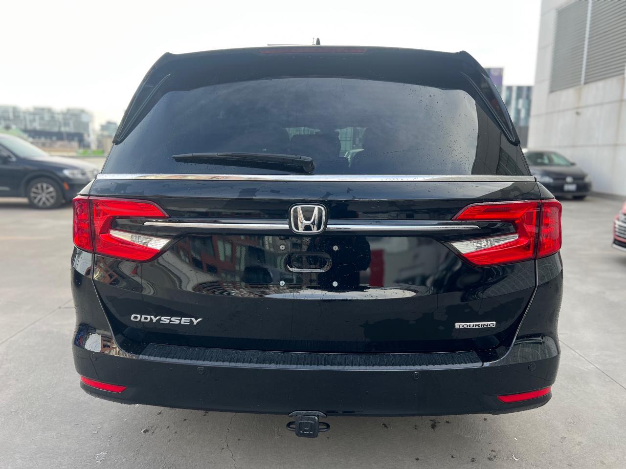 2022 Honda Odyssey Touring Passenger Van Photo