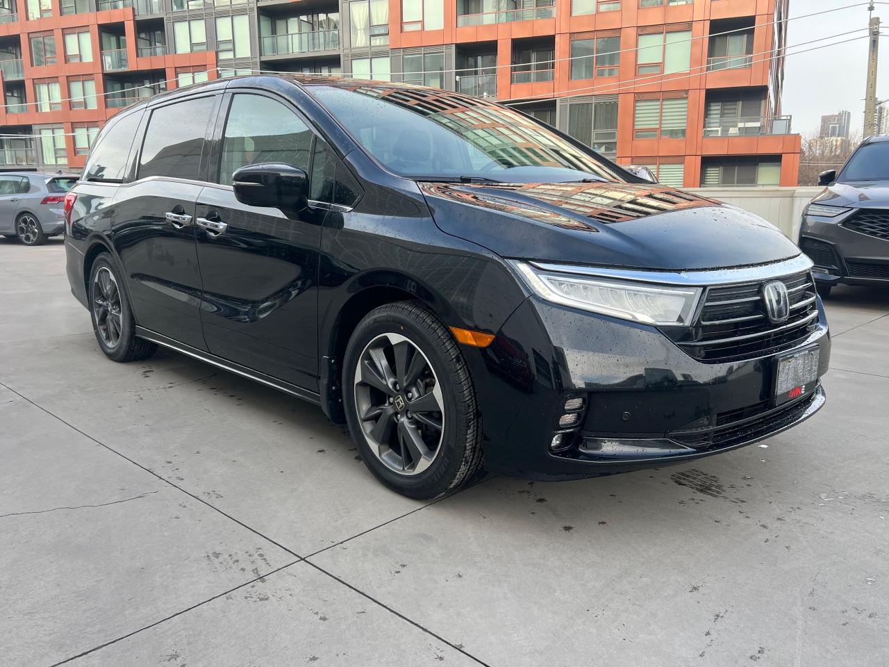 2022 Honda Odyssey Touring Passenger Van Photo