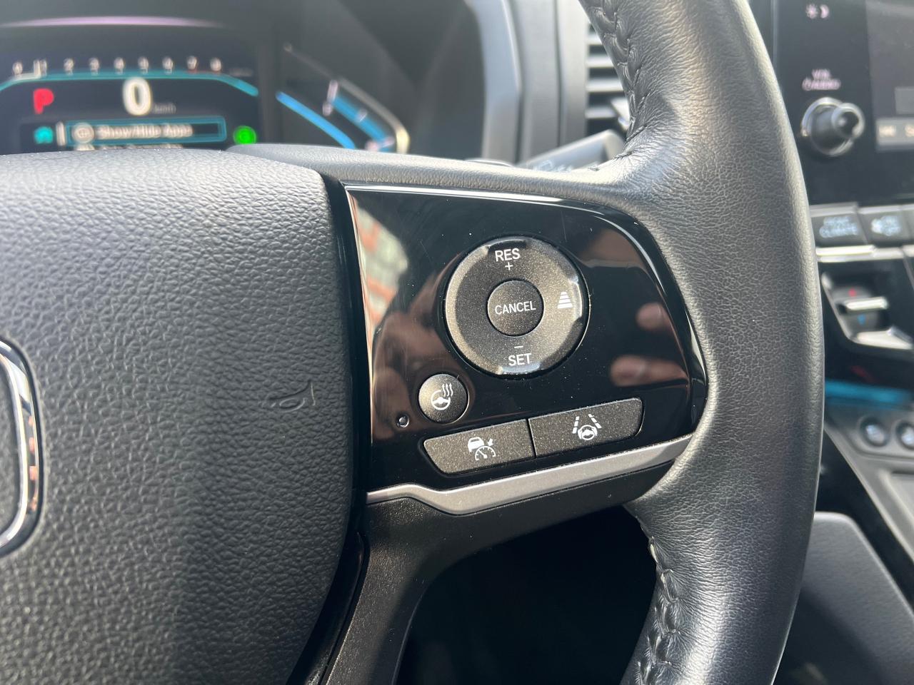 2022 Honda Odyssey Touring Passenger Van Photo