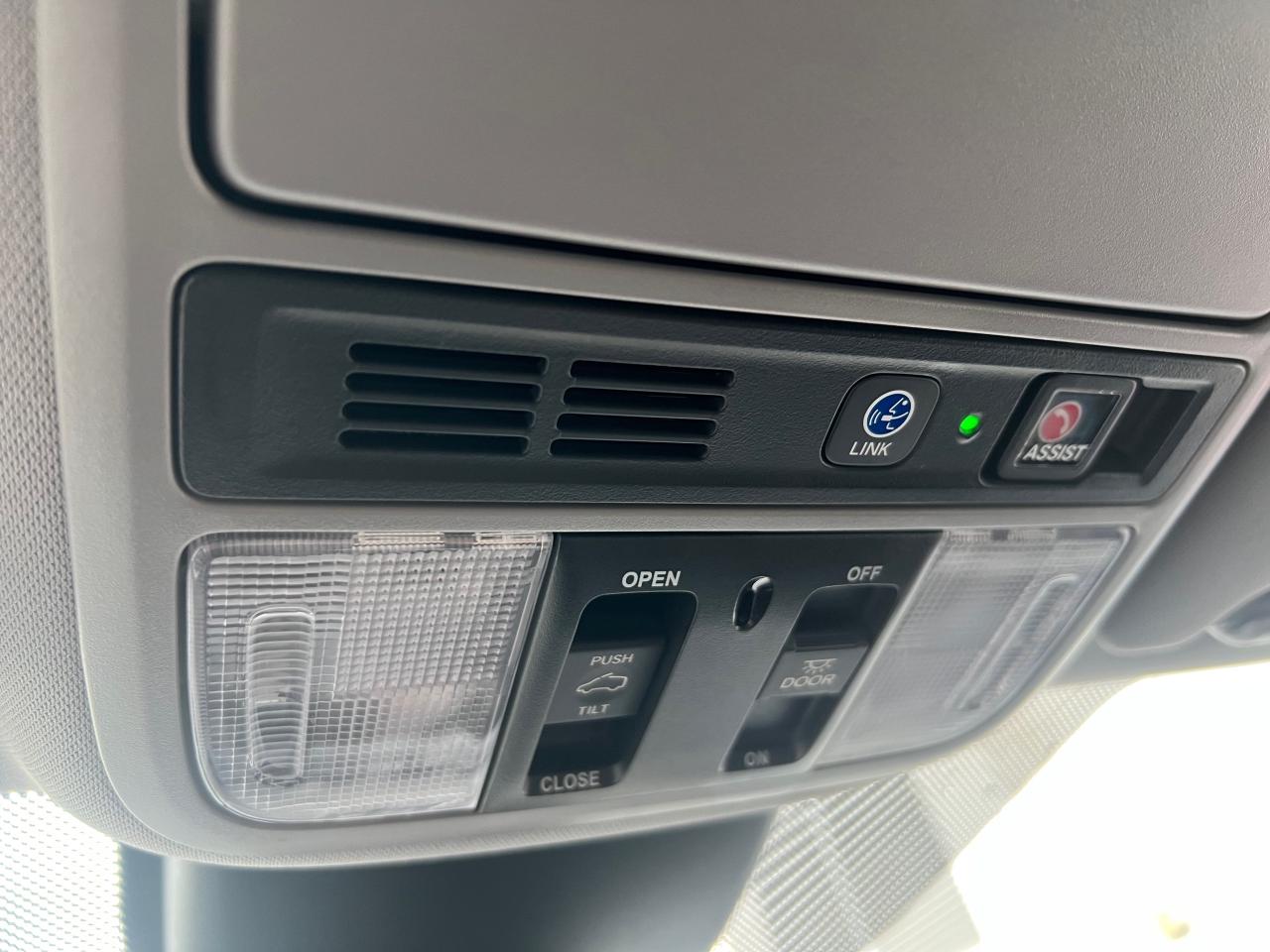 2022 Honda Odyssey Touring Passenger Van Photo