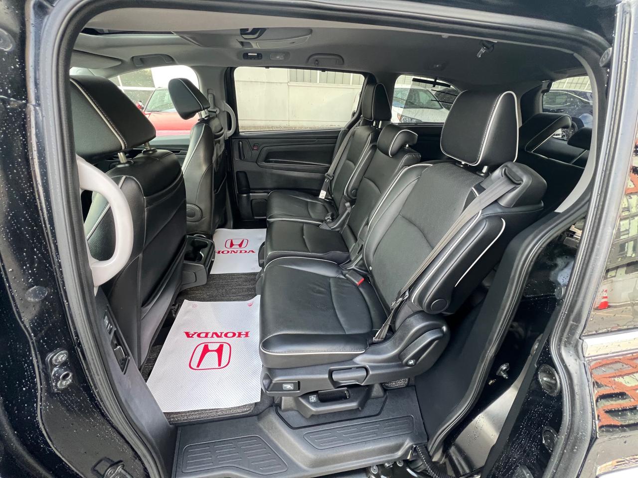 2022 Honda Odyssey Touring Passenger Van Photo