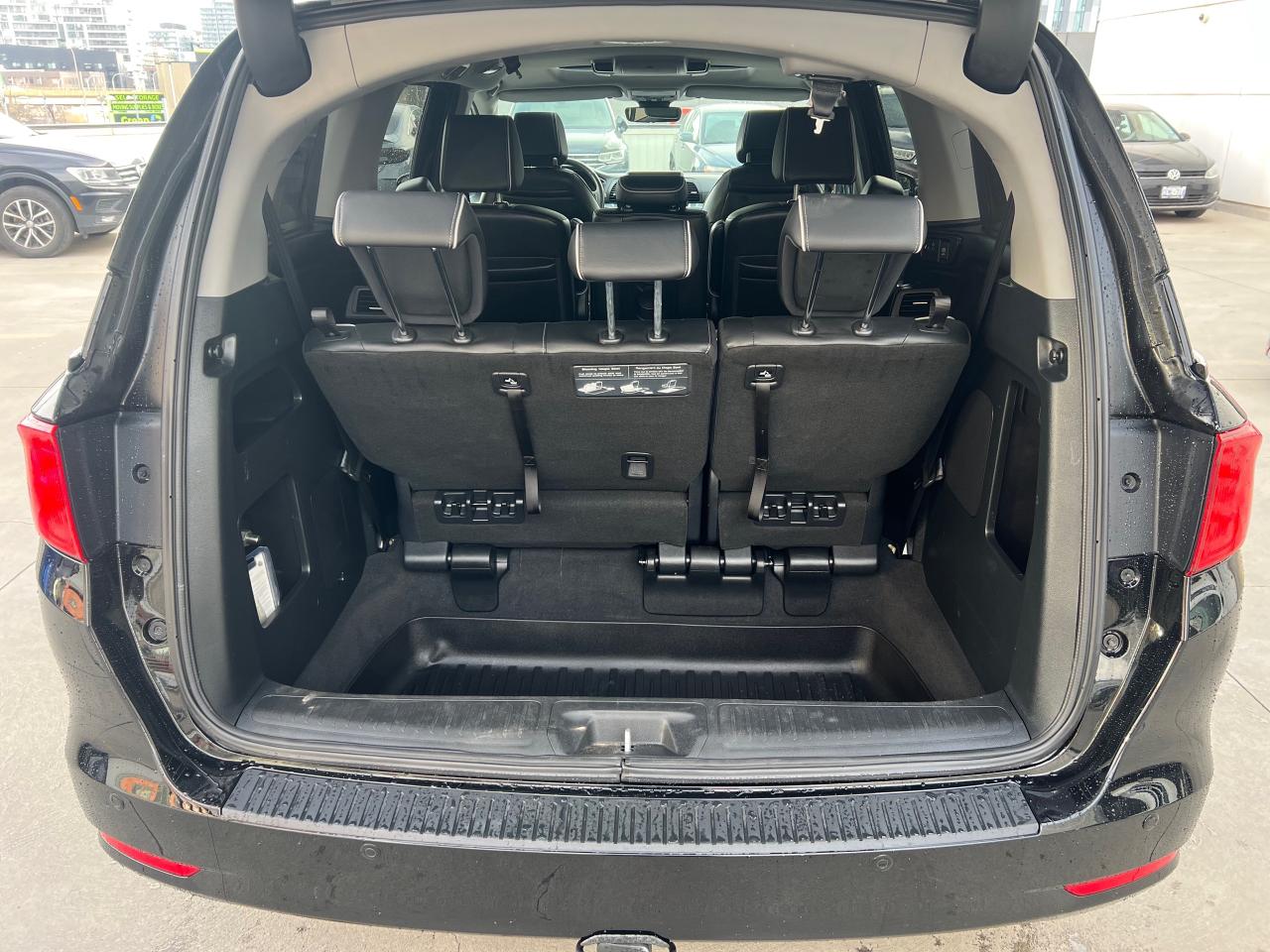 2022 Honda Odyssey Touring Passenger Van Photo