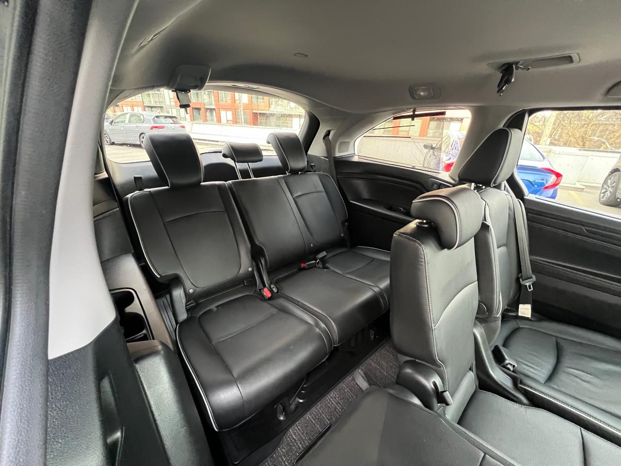 2022 Honda Odyssey Touring Passenger Van Photo