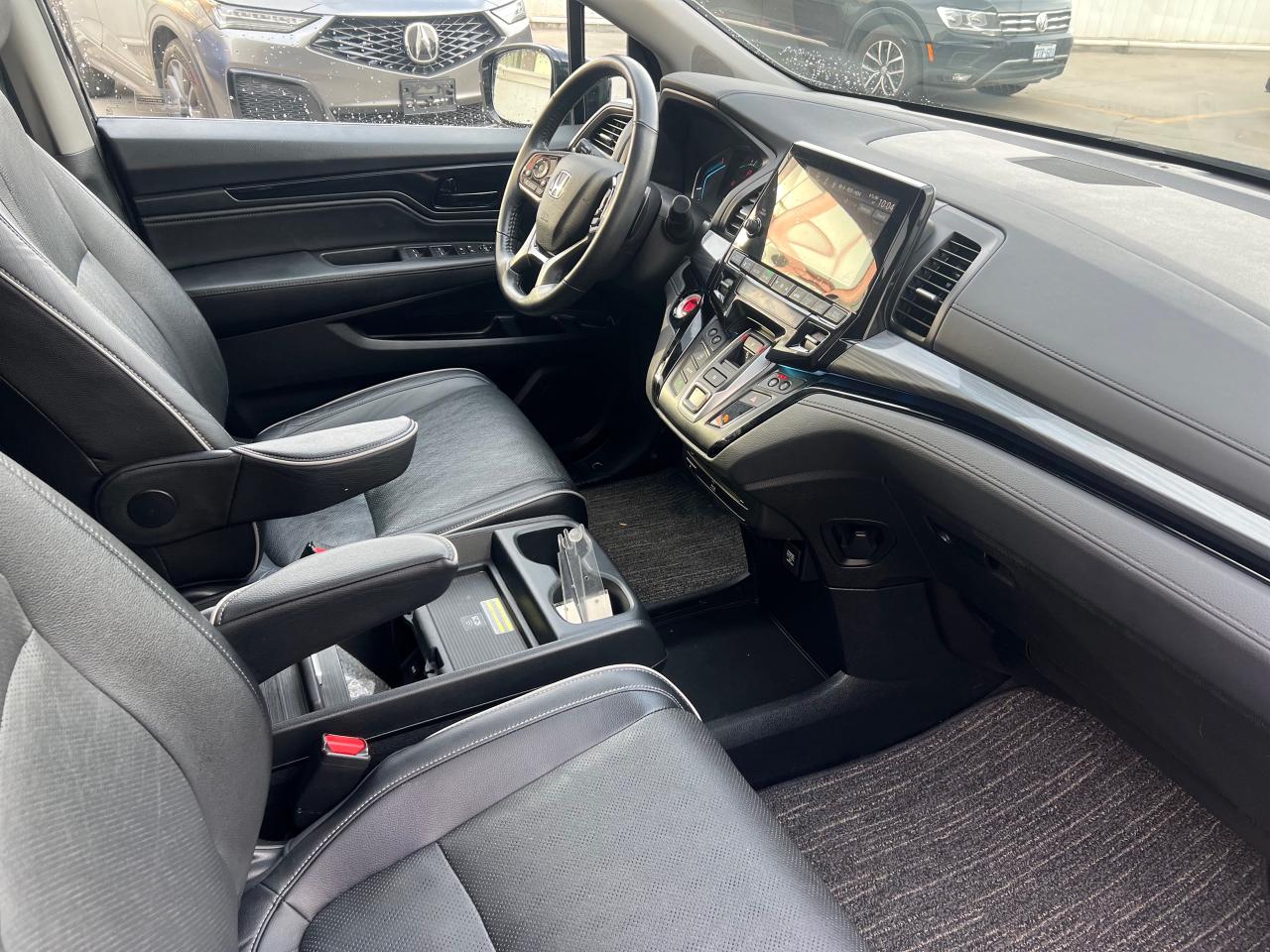 2022 Honda Odyssey Touring Passenger Van Photo