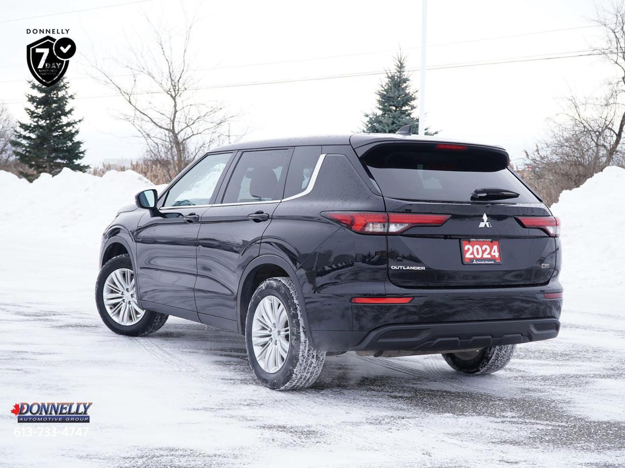 2024 Mitsubishi Outlander  Photo4