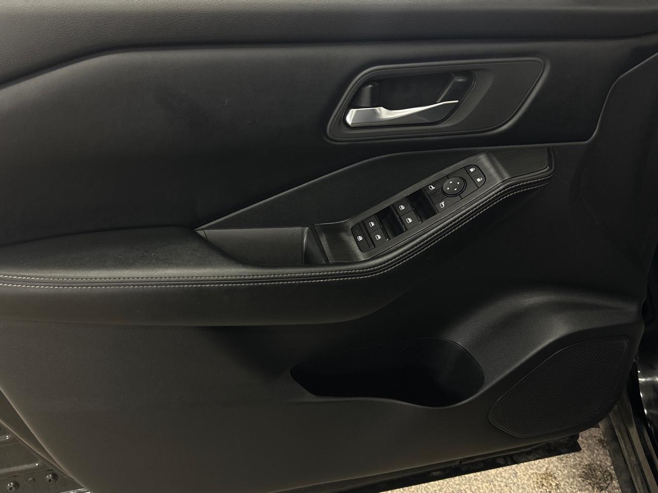 2024 Nissan Rogue SV Moonroof 4dr All-Wheel Drive Sport Utility Photo