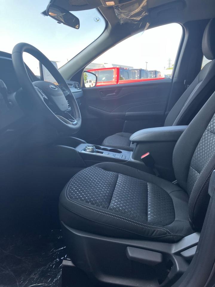 2025 Ford Escape Active 4dr Front-Wheel Drive Photo