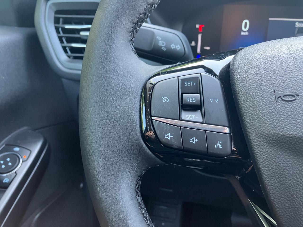 2025 Ford Escape Active 4dr Front-Wheel Drive Photo