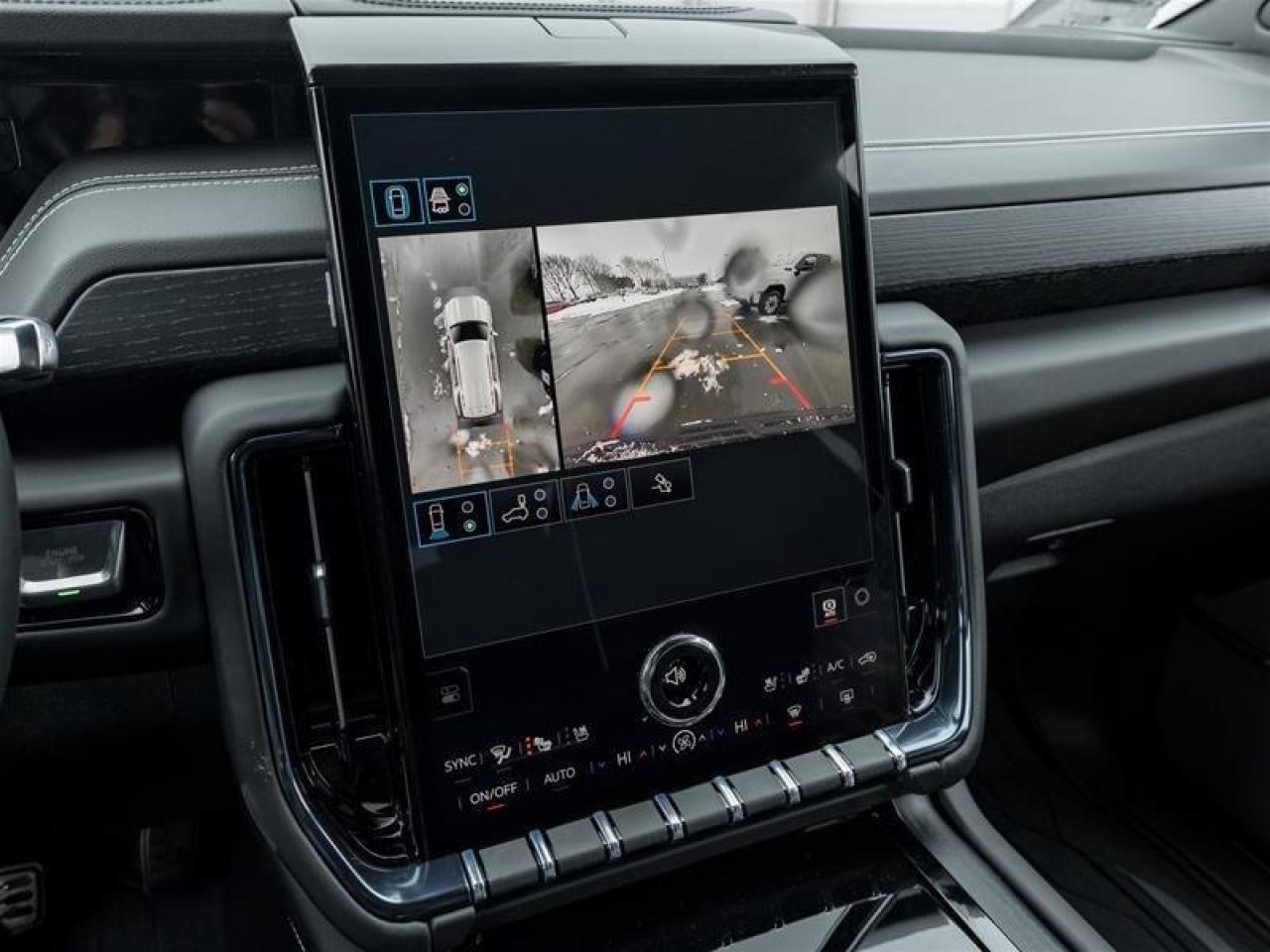 2026 GMC Yukon AT4 Ultimate 4dr 4x4 Photo