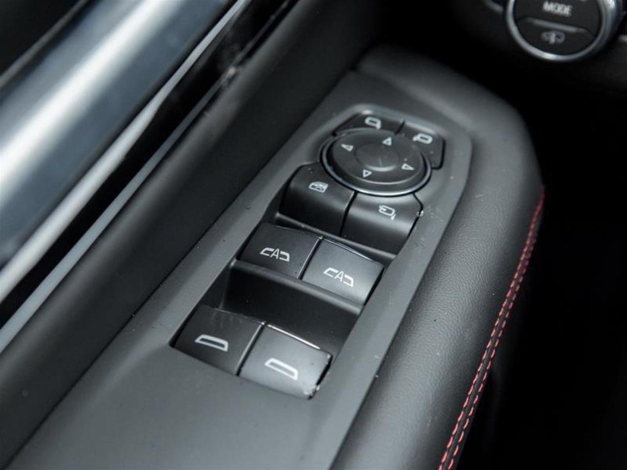 2026 GMC Yukon AT4 Ultimate 4dr 4x4 Photo