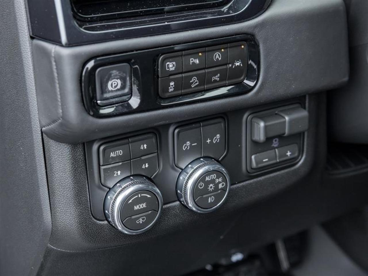 2026 GMC Yukon AT4 Ultimate 4dr 4x4 Photo