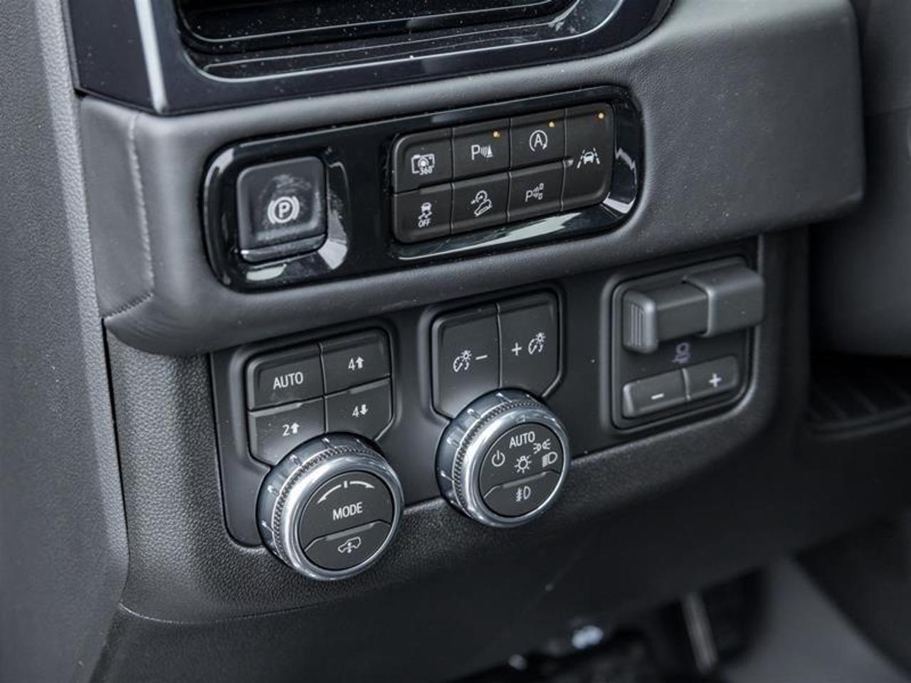 2026 GMC Yukon AT4 Ultimate 4dr 4x4 Photo