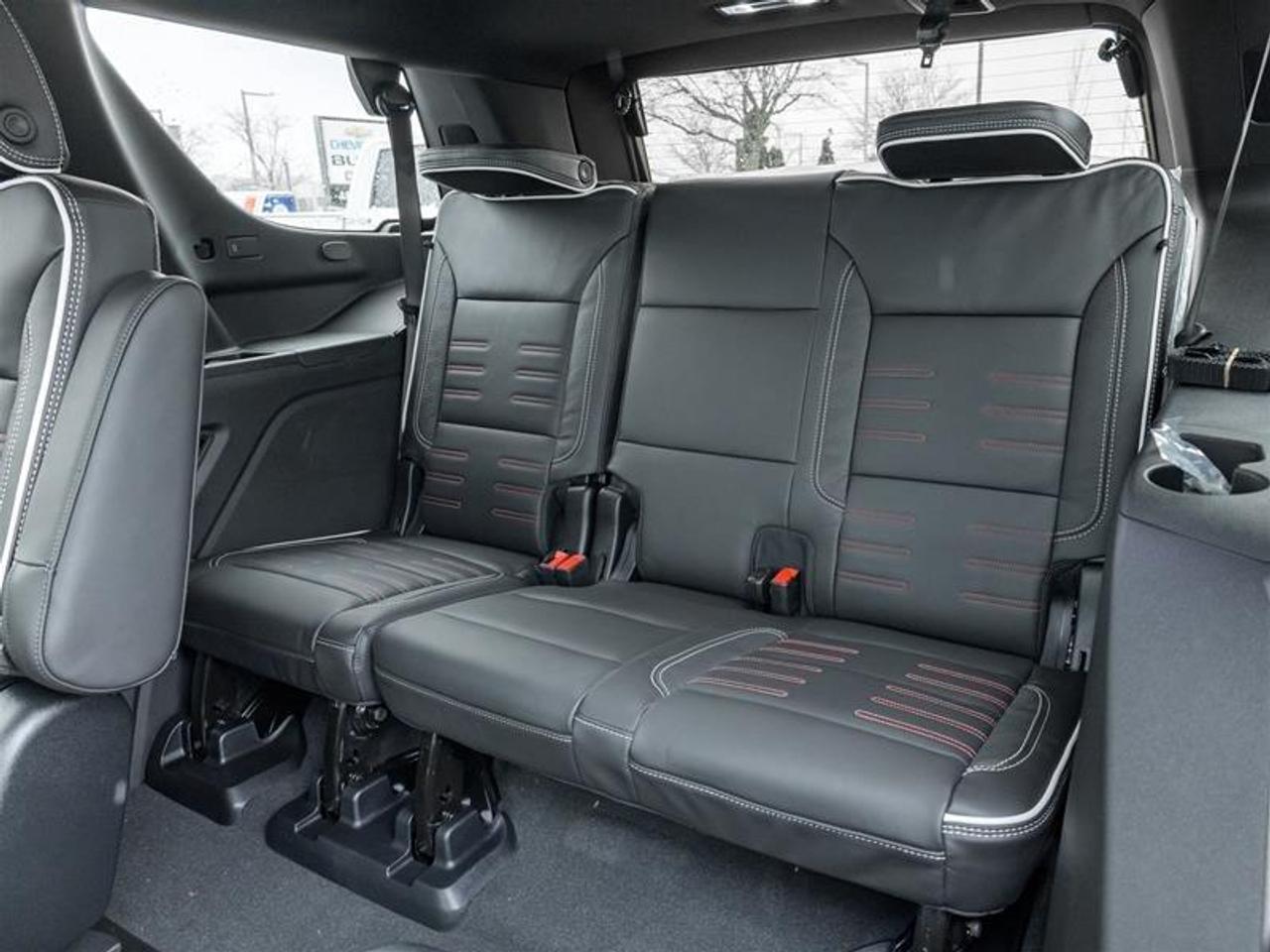 2026 GMC Yukon AT4 Ultimate 4dr 4x4 Photo