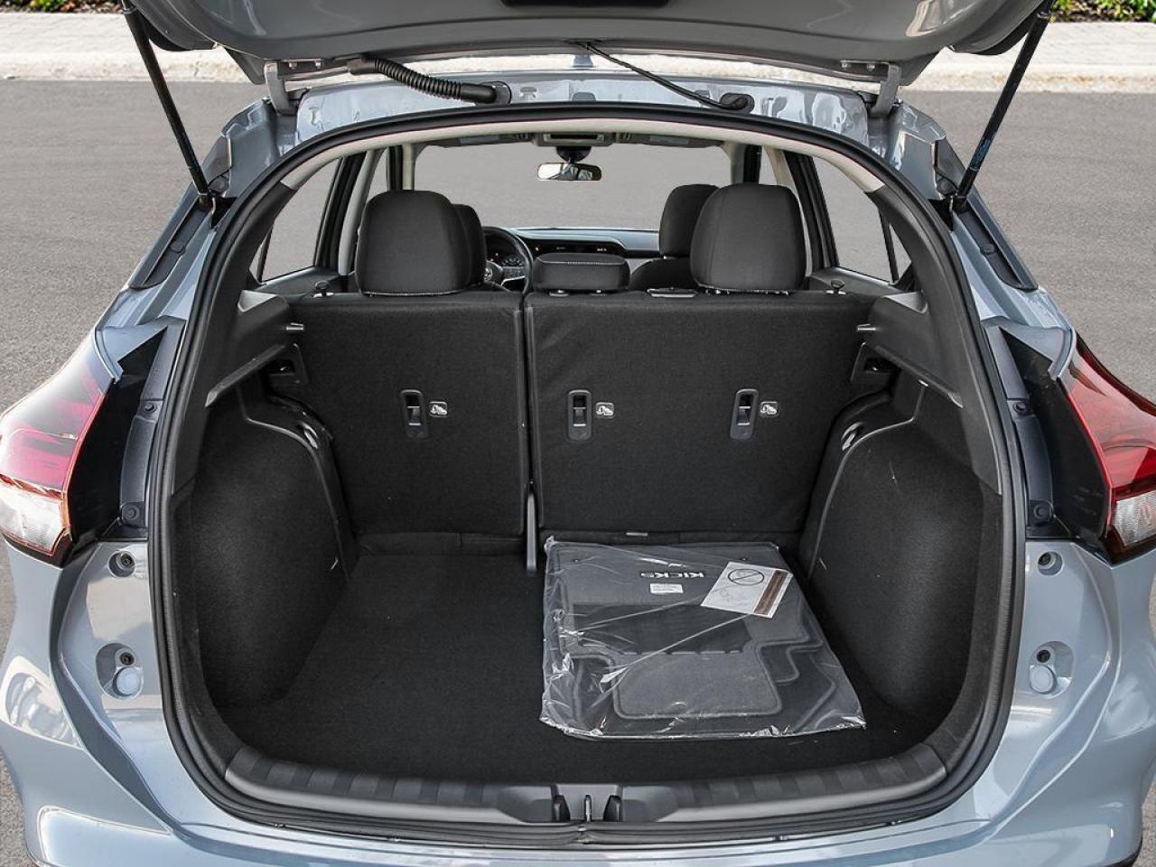 2025 Nissan Kicks Play SV 4dr Front-Wheel Drive Photo