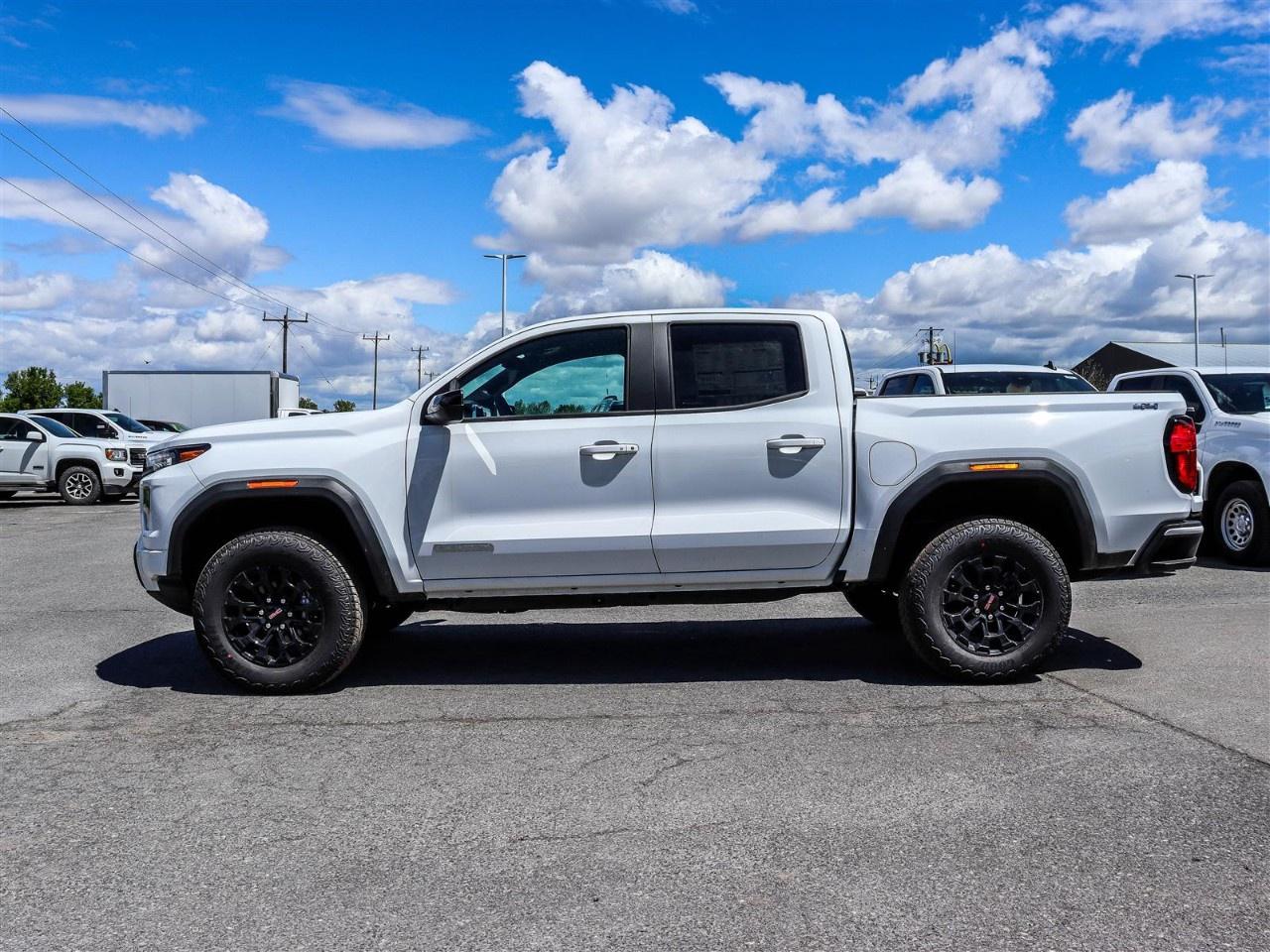 2026 GMC Canyon Crew Cab Short Box 4-Wheel Drive Elevation Photo2