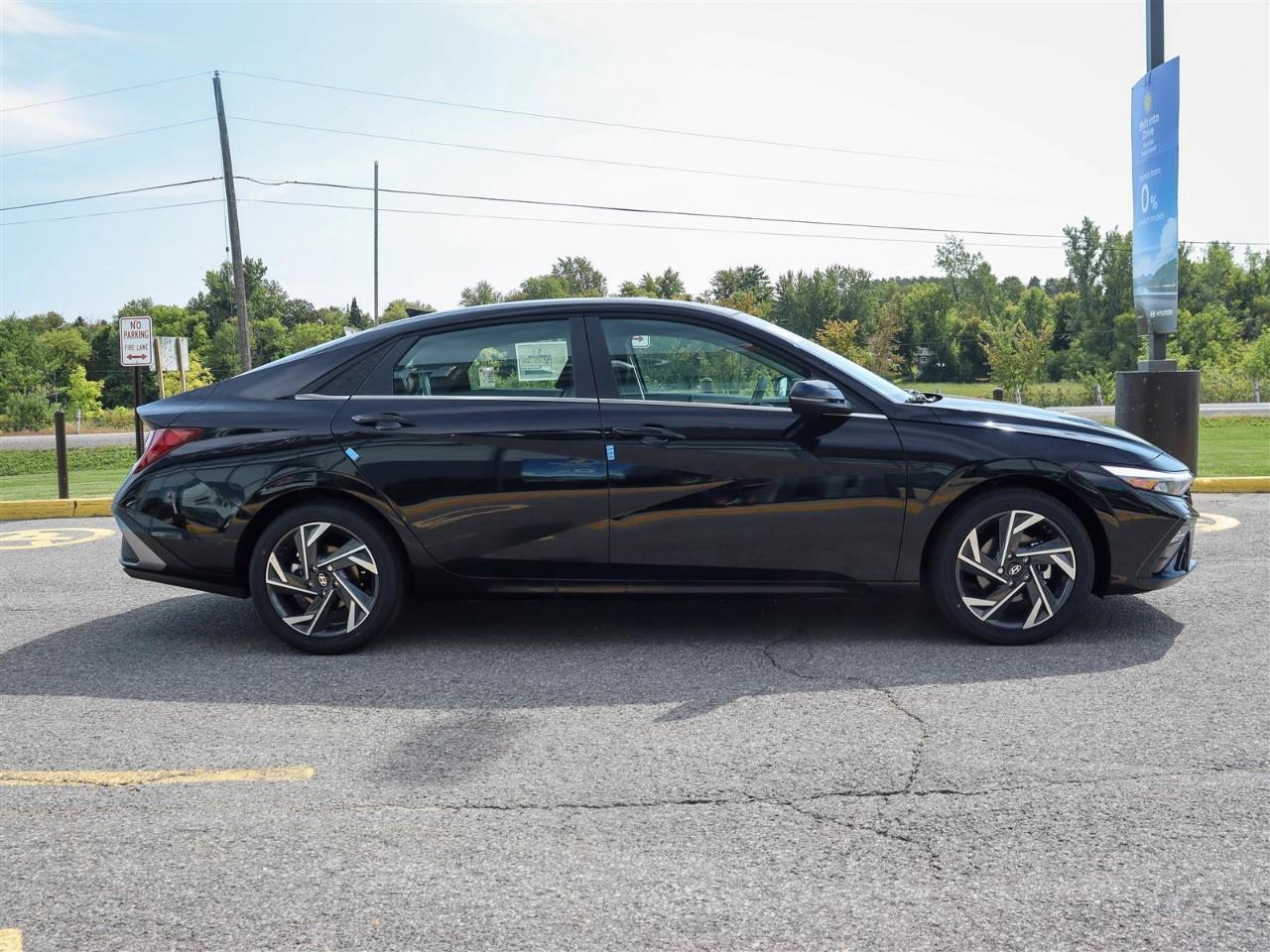 2025 Hyundai Elantra HEV Luxury 4dr Sedan Photo