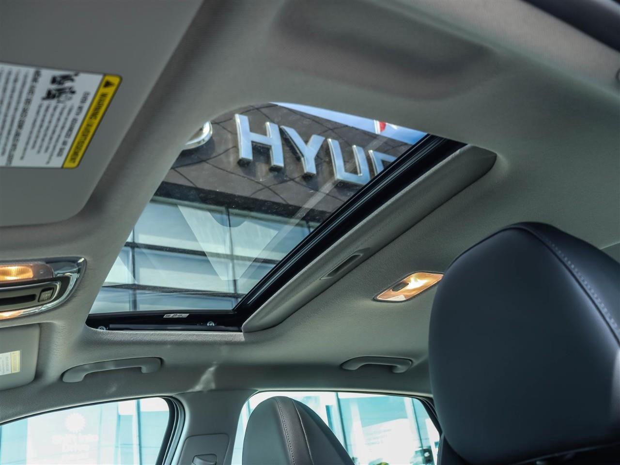 2025 Hyundai Elantra HEV Luxury 4dr Sedan Photo