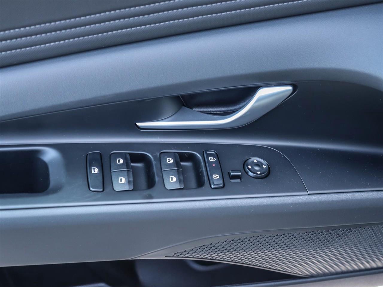 2025 Hyundai Elantra HEV Luxury 4dr Sedan Photo