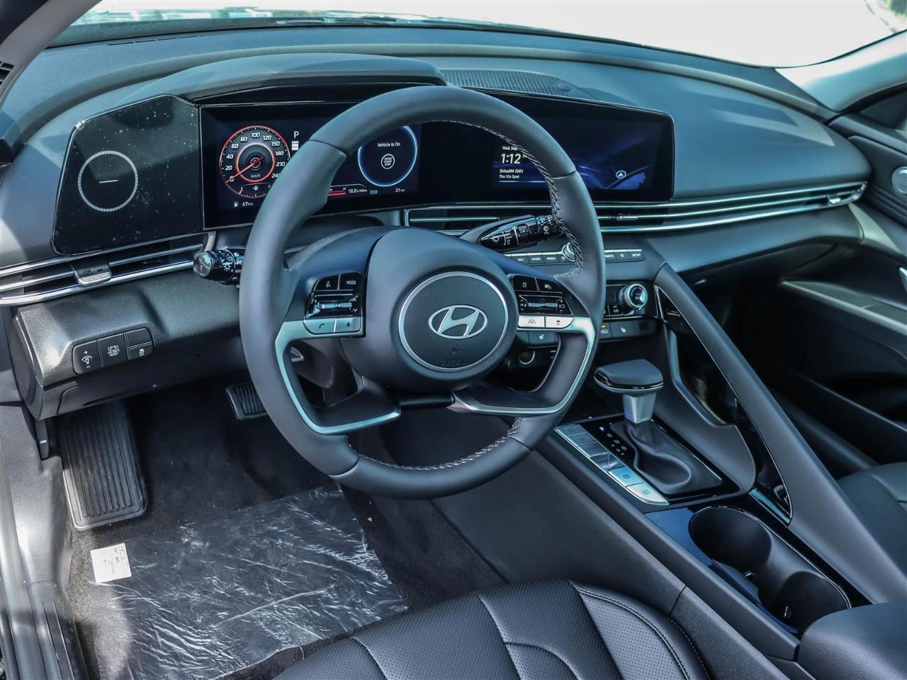 2025 Hyundai Elantra HEV Luxury 4dr Sedan Photo