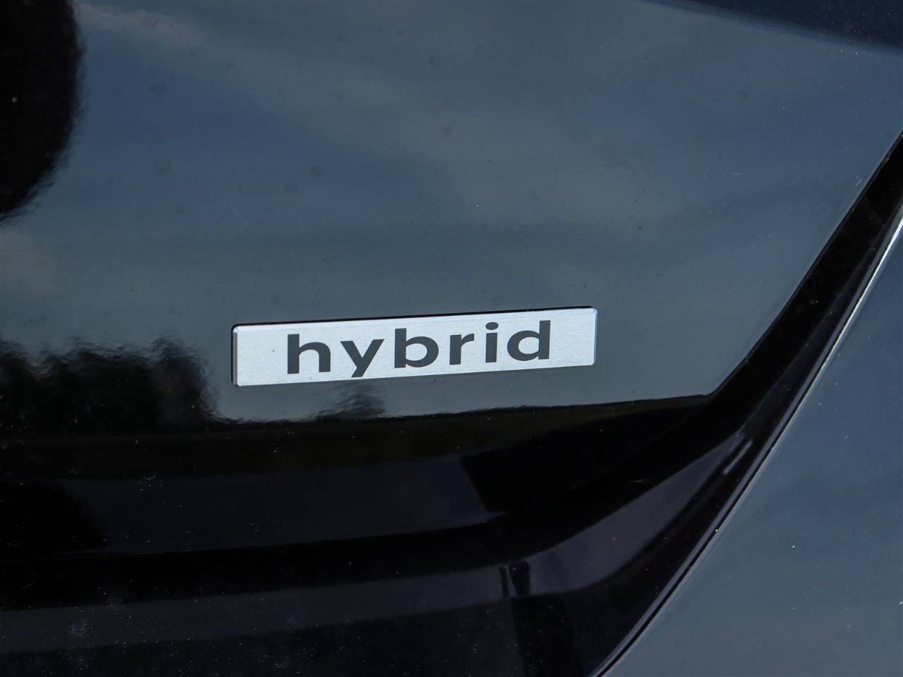 2025 Hyundai Elantra HEV Luxury 4dr Sedan Photo