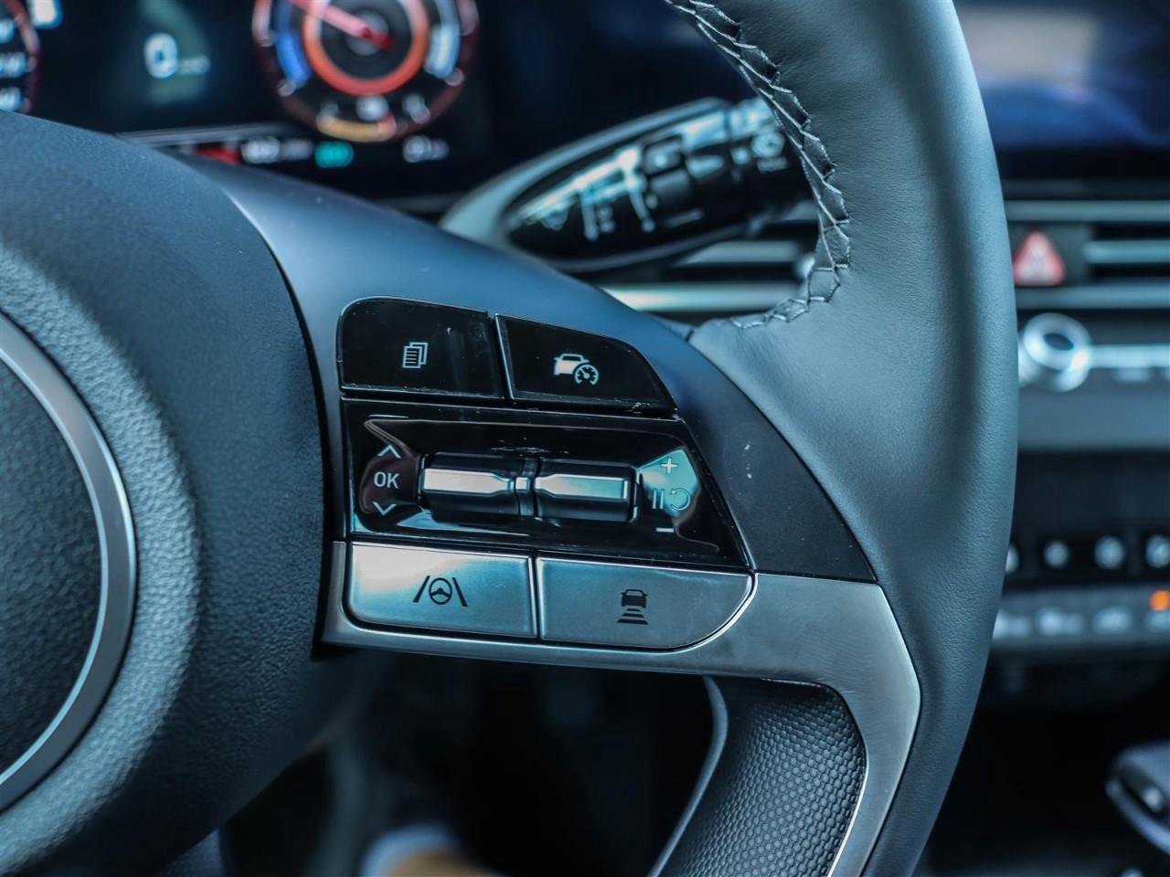 2025 Hyundai Elantra HEV Luxury 4dr Sedan Photo