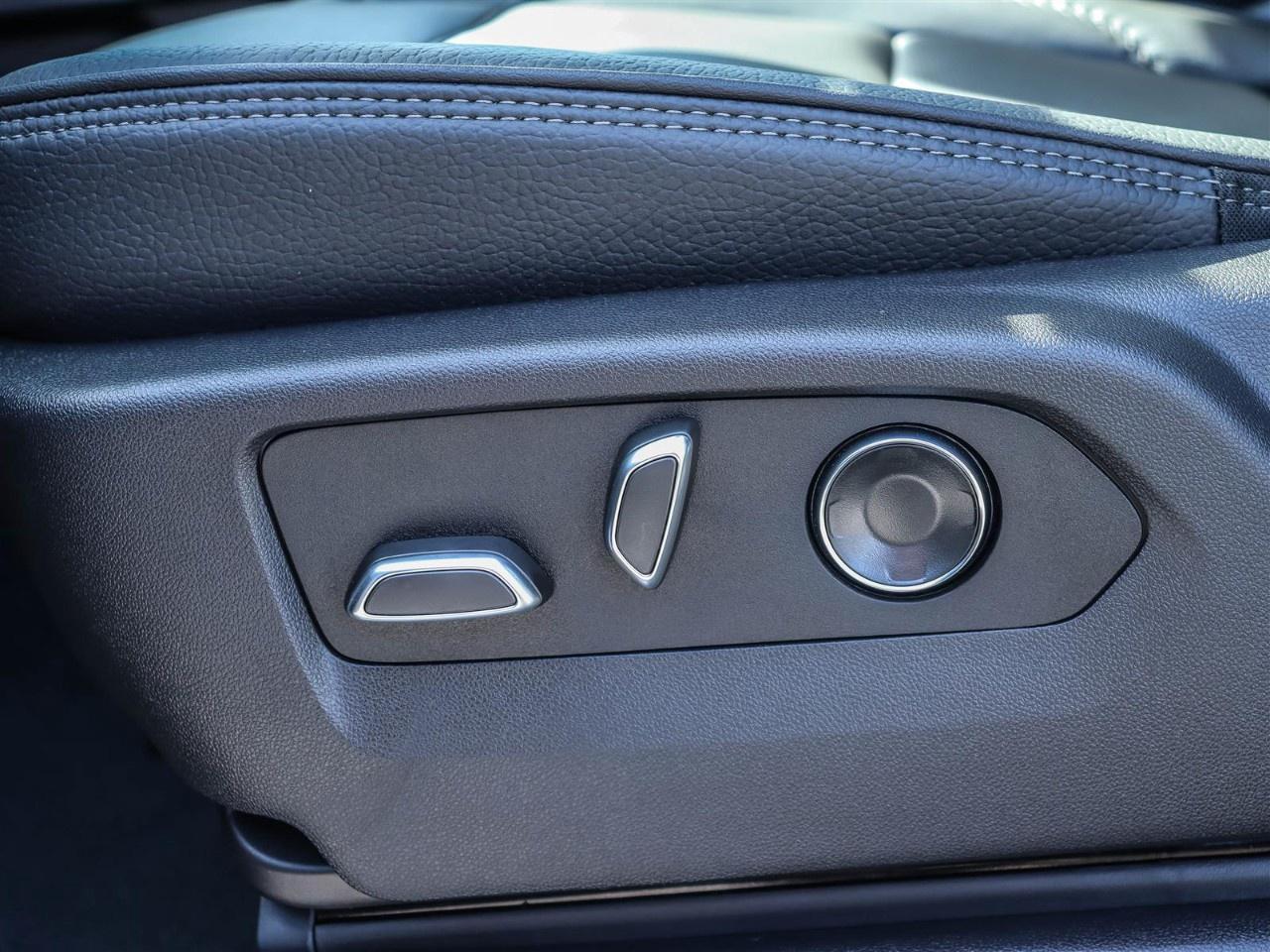 2025 GMC SIERRA 2500HD 4WD Crew Cab Standard Box Denali Photo