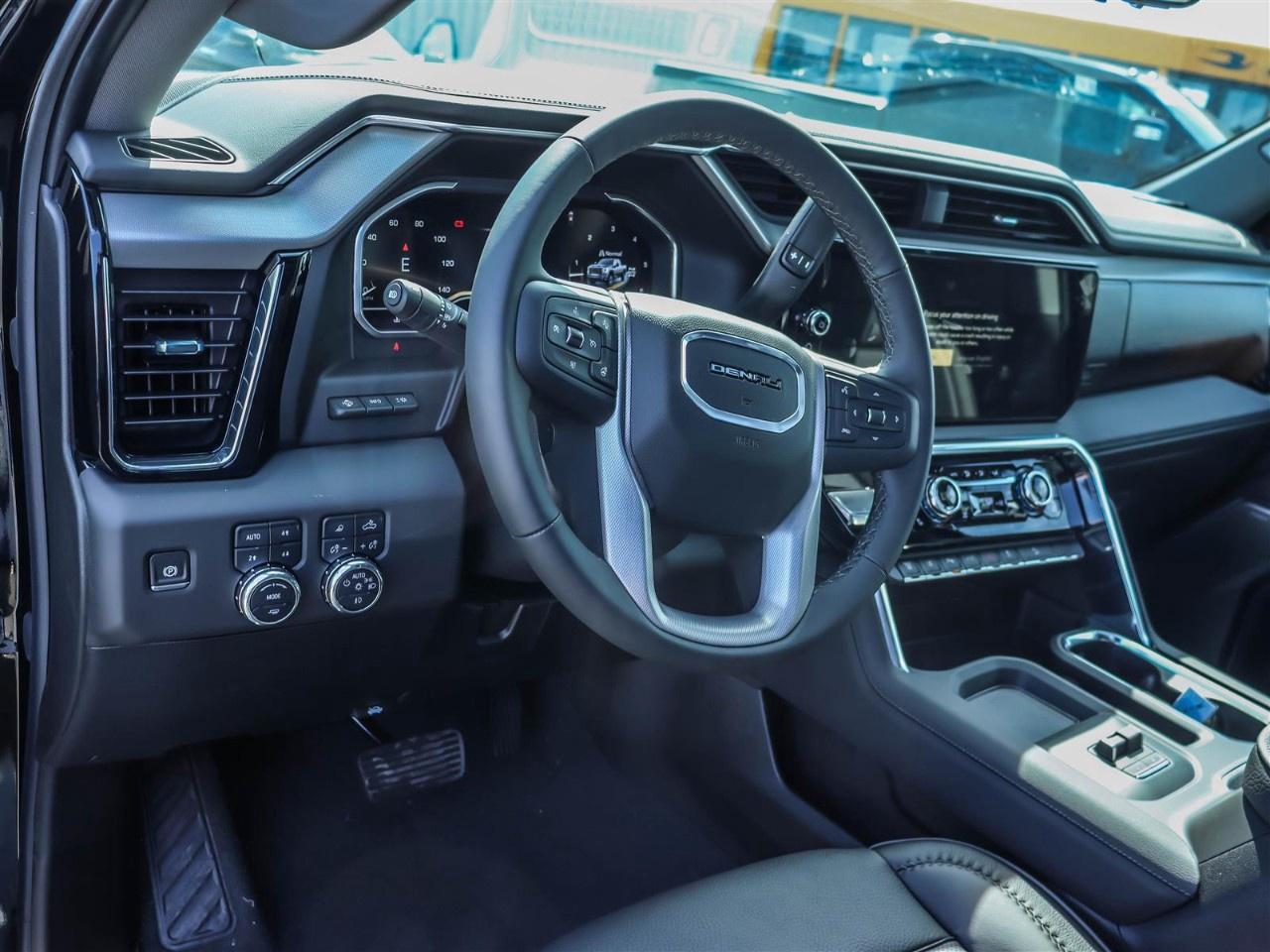 2025 GMC SIERRA 2500HD 4WD Crew Cab Standard Box Denali Photo