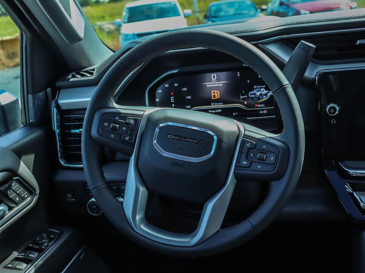 2025 GMC SIERRA 2500HD 4WD Crew Cab Standard Box Denali Photo