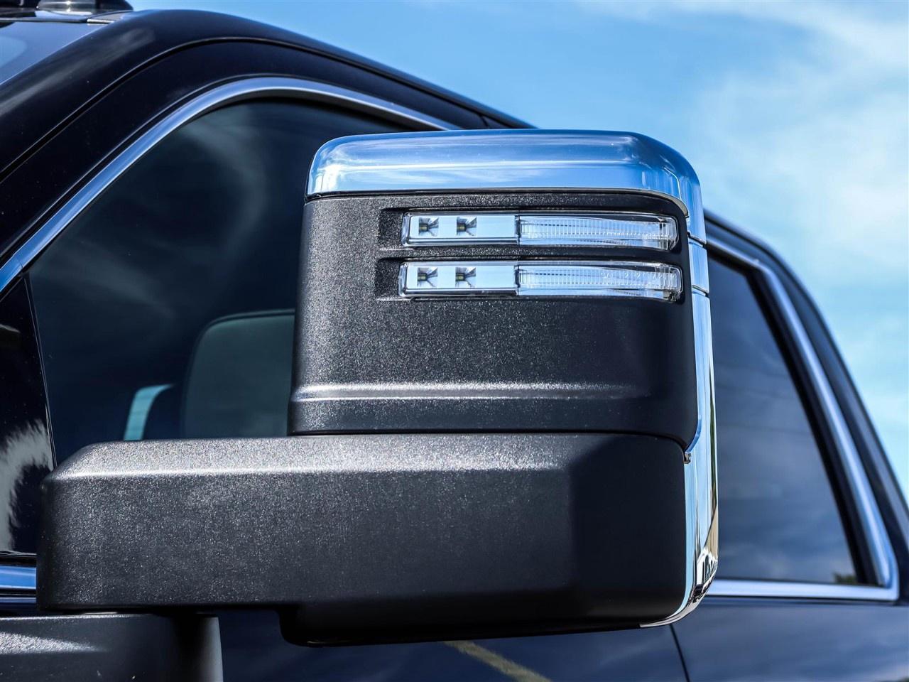 2025 GMC SIERRA 2500HD 4WD Crew Cab Standard Box Denali Photo