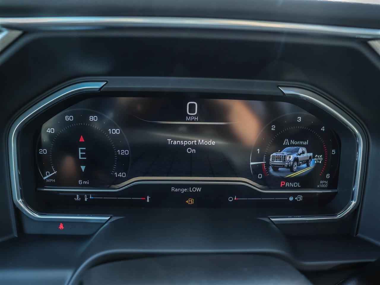 2025 GMC SIERRA 2500HD 4WD Crew Cab Standard Box Denali Photo