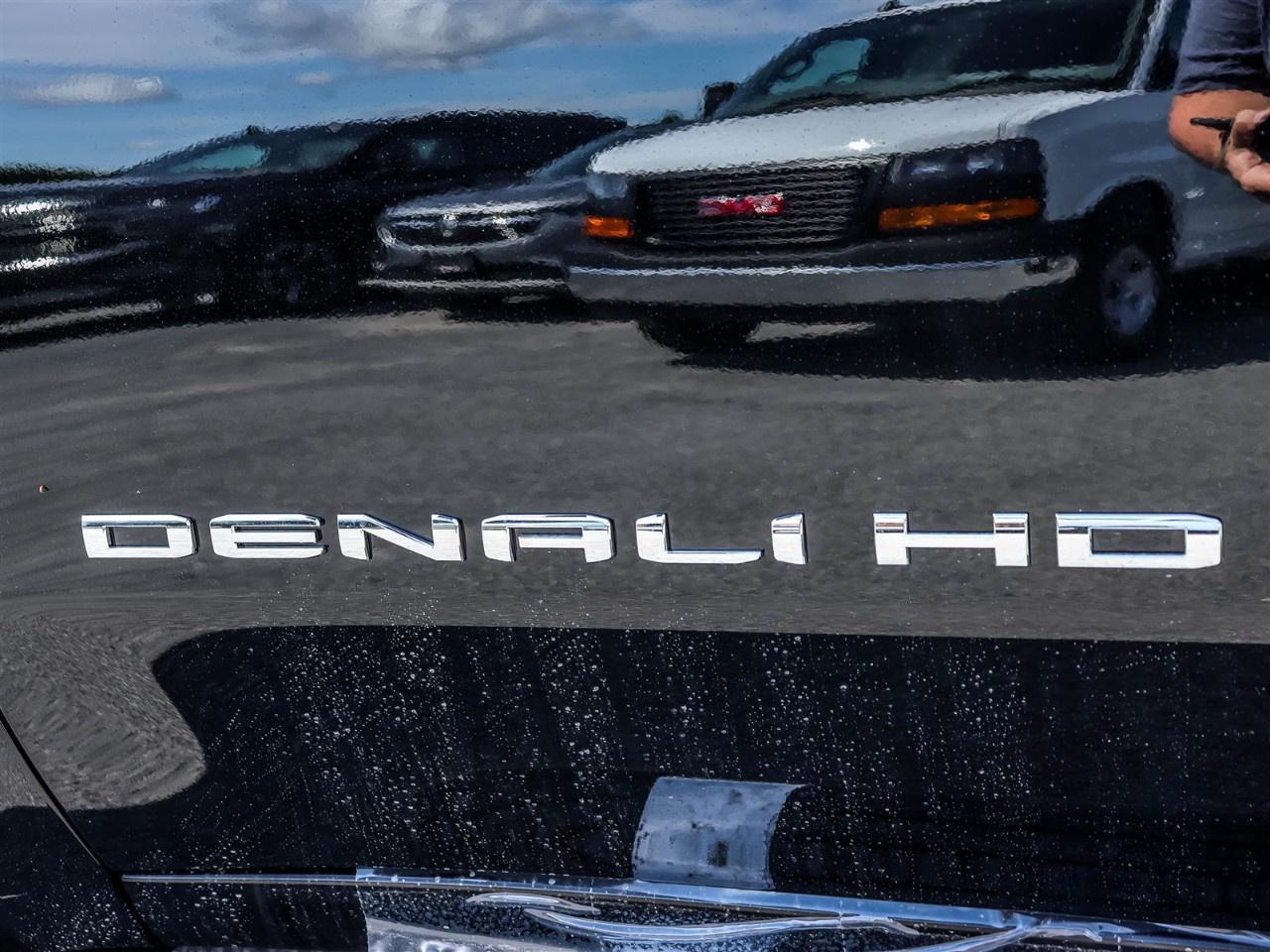 2025 GMC SIERRA 2500HD 4WD Crew Cab Standard Box Denali Photo