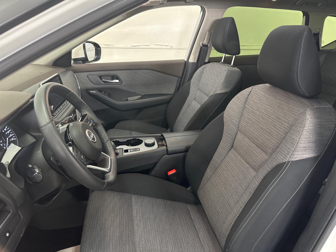 2023 Nissan Rogue SV Moonroof 4dr All-Wheel Drive Sport Utility Photo