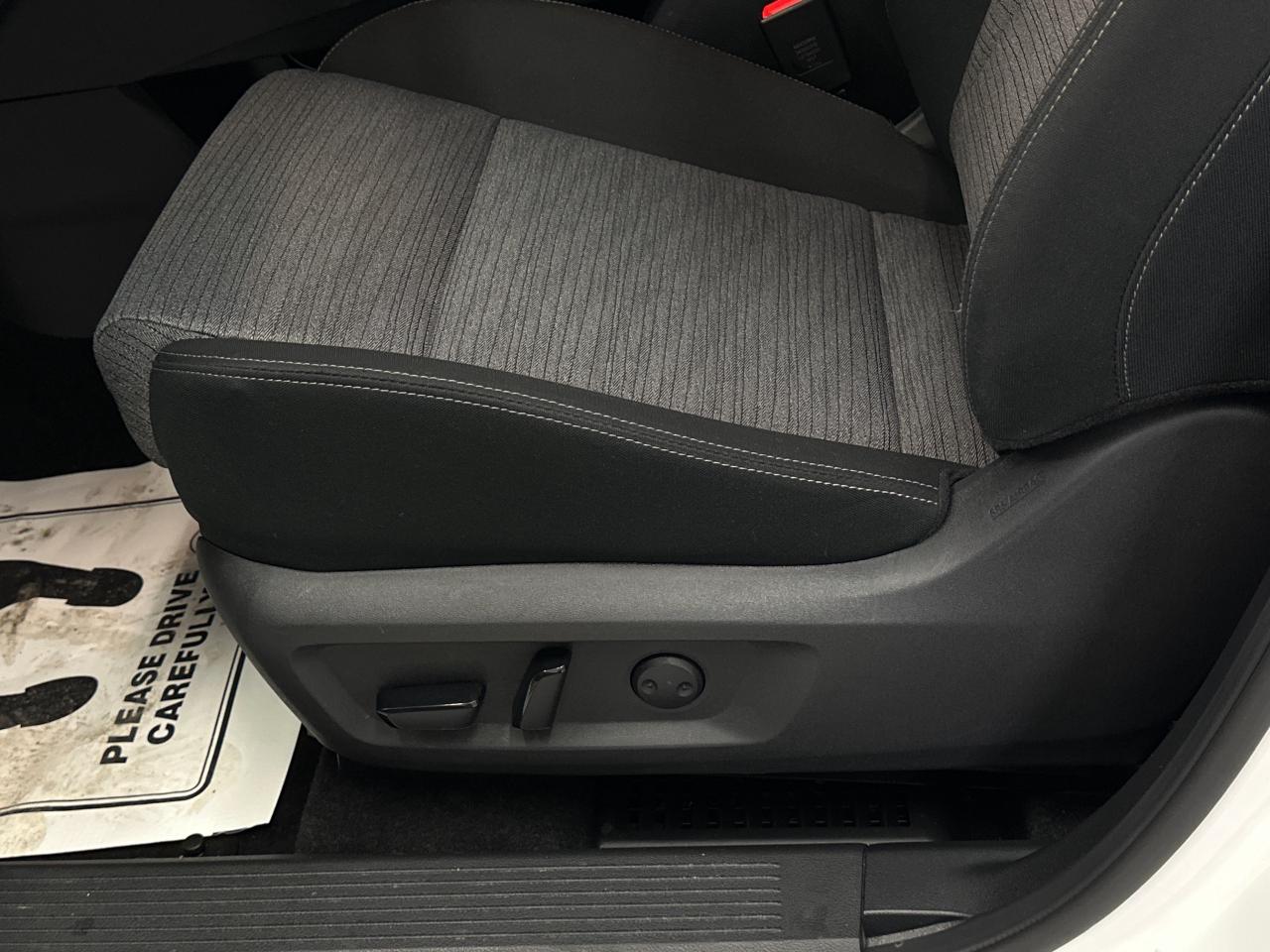 2023 Nissan Rogue SV Moonroof 4dr All-Wheel Drive Sport Utility Photo