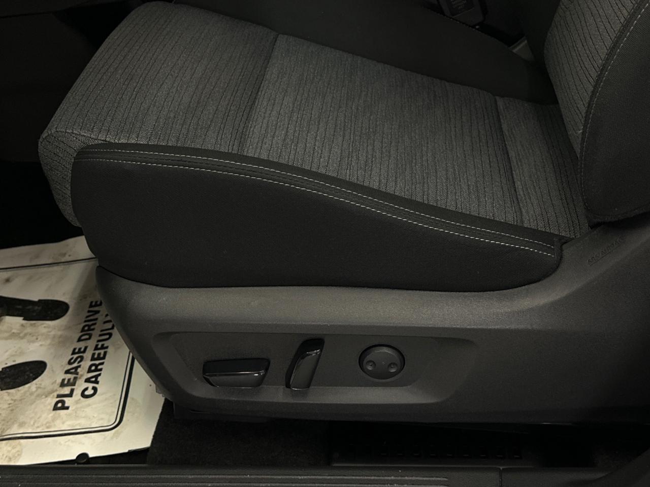 2023 Nissan Rogue SV Moonroof 4dr All-Wheel Drive Sport Utility Photo