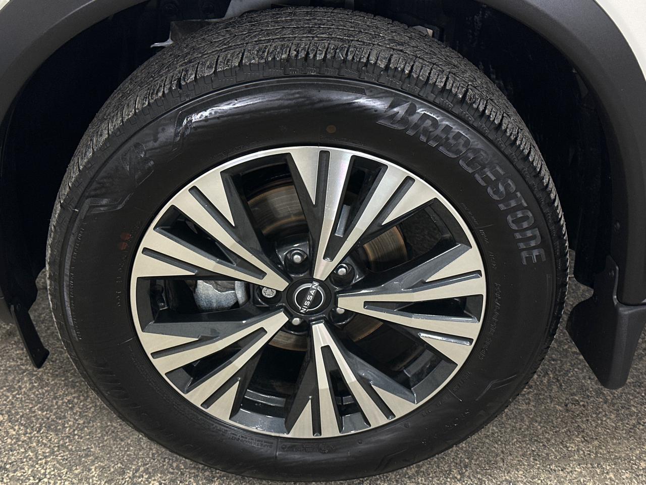 2023 Nissan Rogue SV Moonroof 4dr All-Wheel Drive Sport Utility Photo