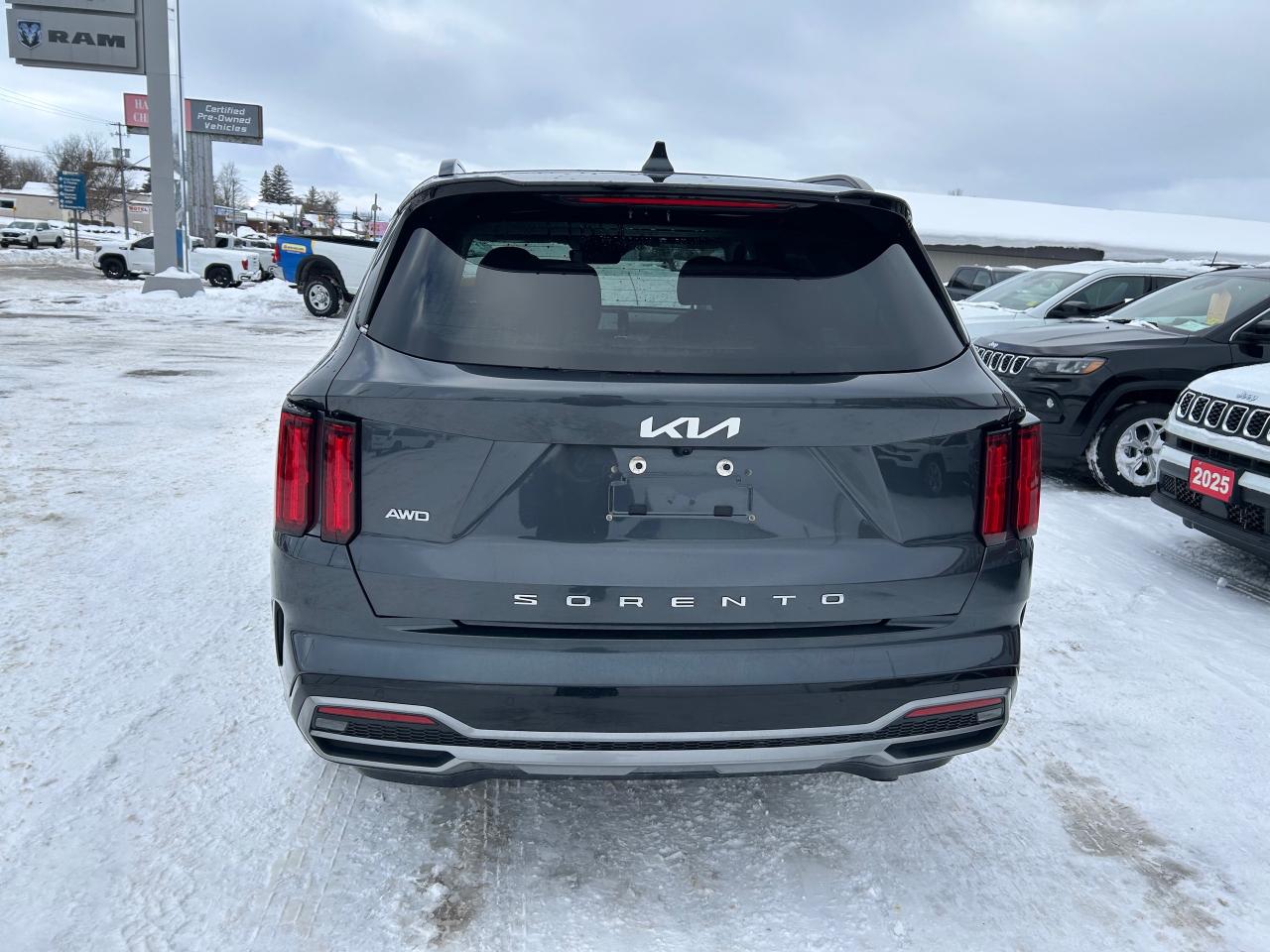 2022 Kia Sorento 2.5T SX w/Black Leather 4dr All-Wheel Drive Photo