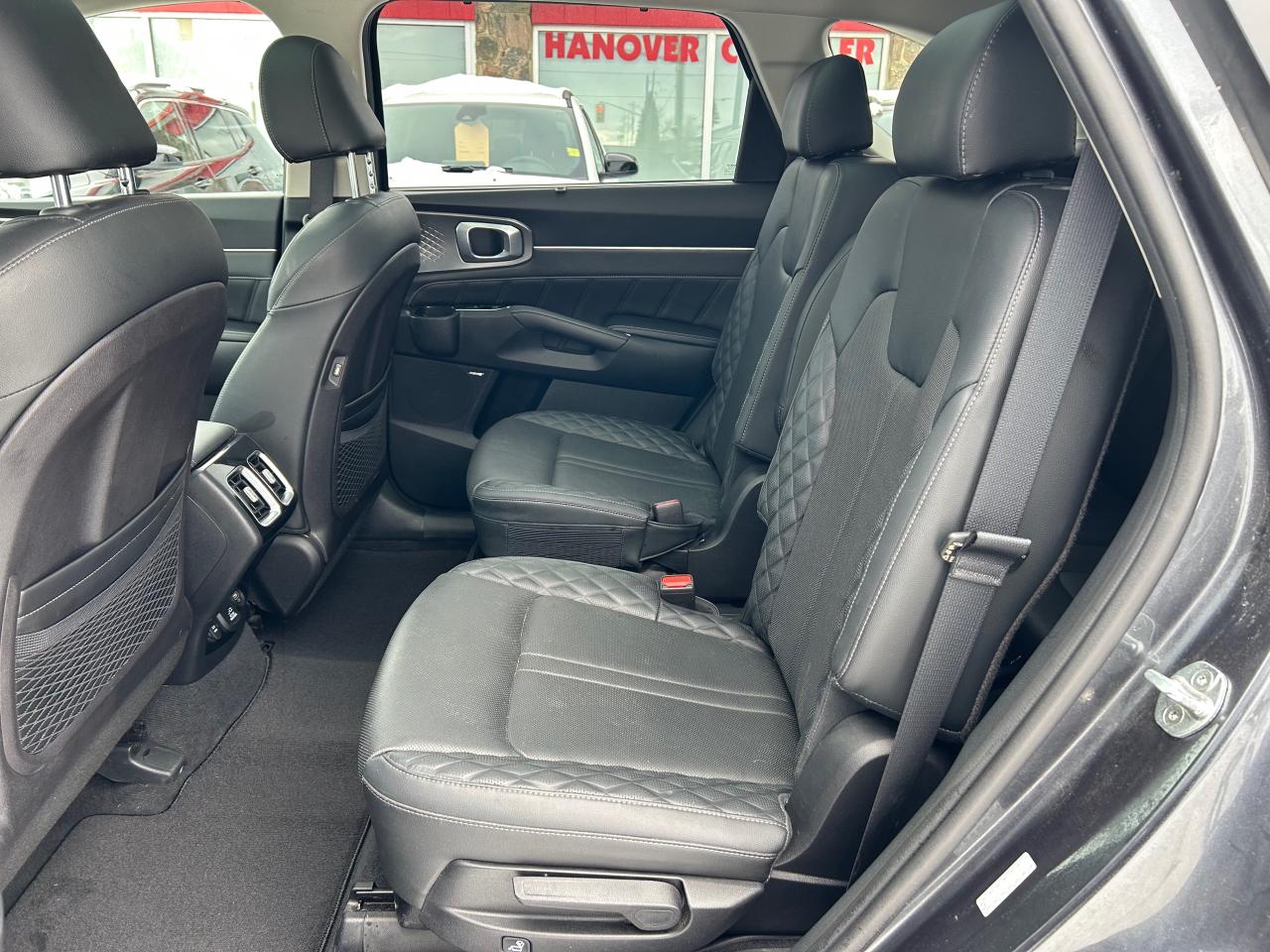 2022 Kia Sorento 2.5T SX w/Black Leather 4dr All-Wheel Drive Photo