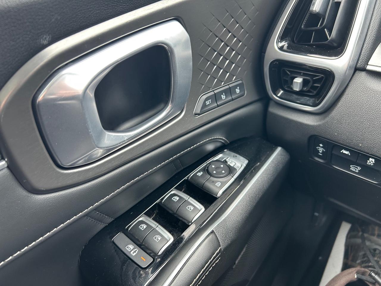 2022 Kia Sorento 2.5T SX w/Black Leather 4dr All-Wheel Drive Photo