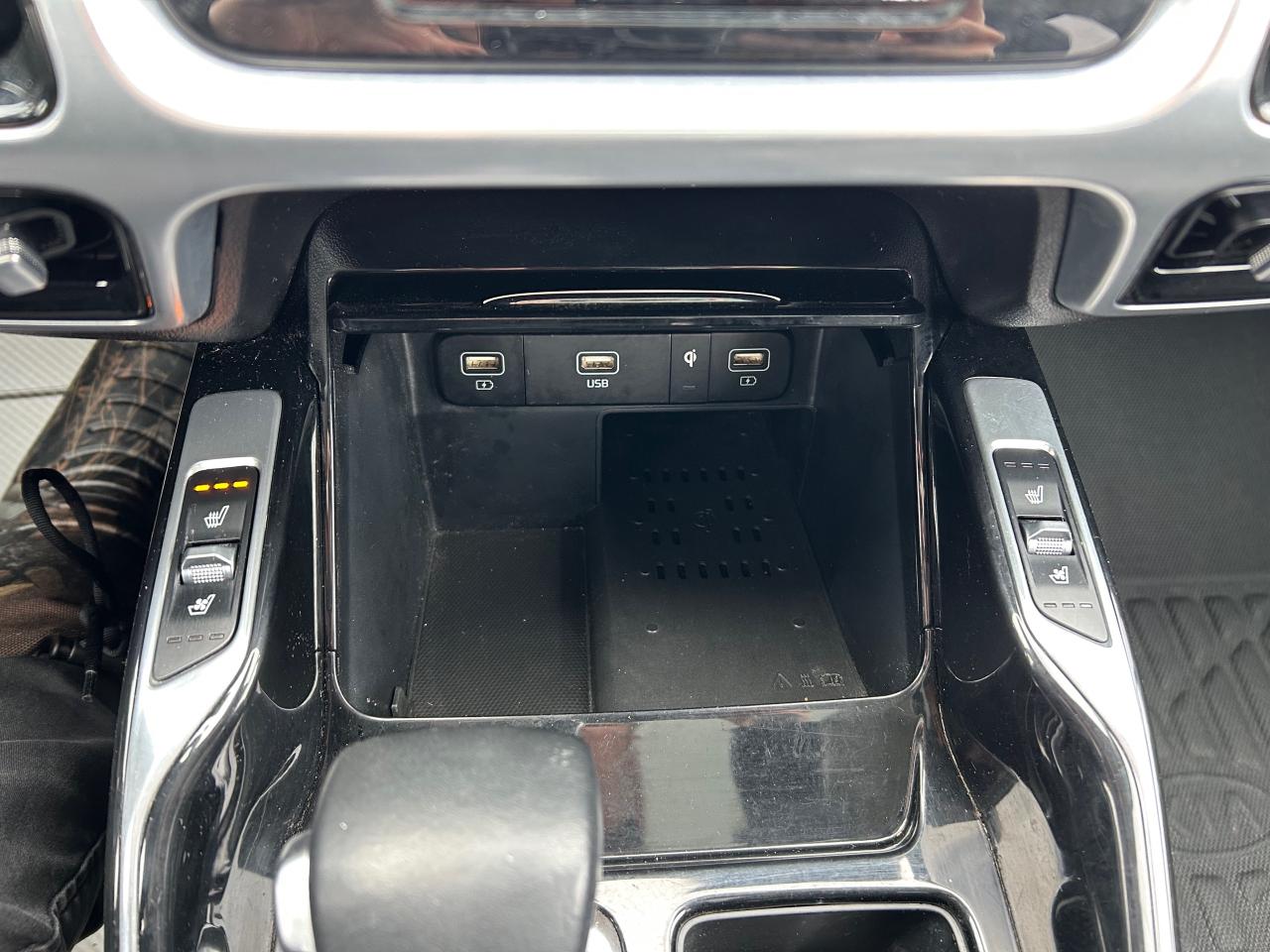 2022 Kia Sorento 2.5T SX w/Black Leather 4dr All-Wheel Drive Photo