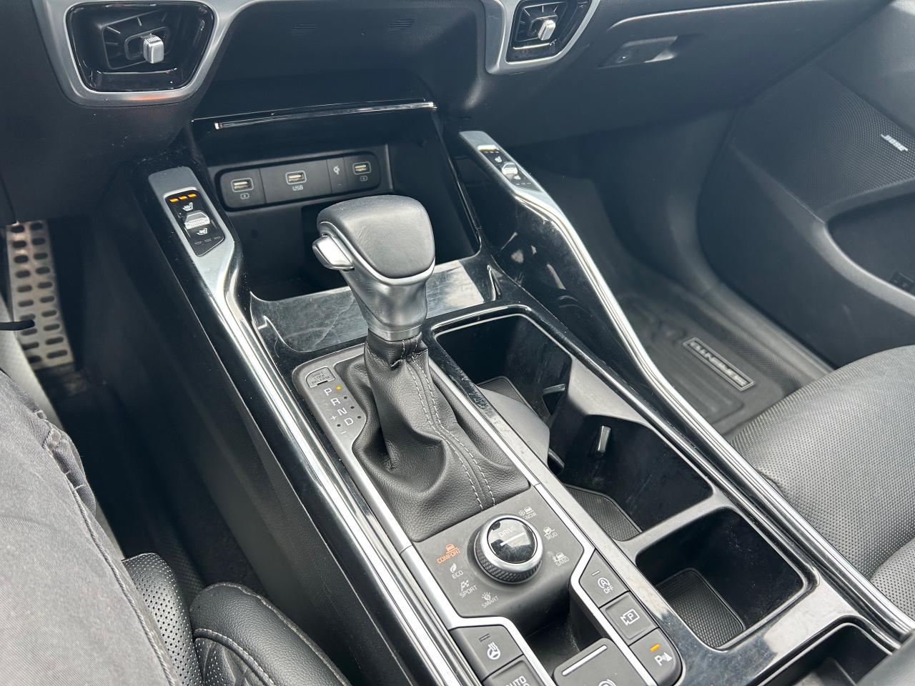 2022 Kia Sorento 2.5T SX w/Black Leather 4dr All-Wheel Drive Photo